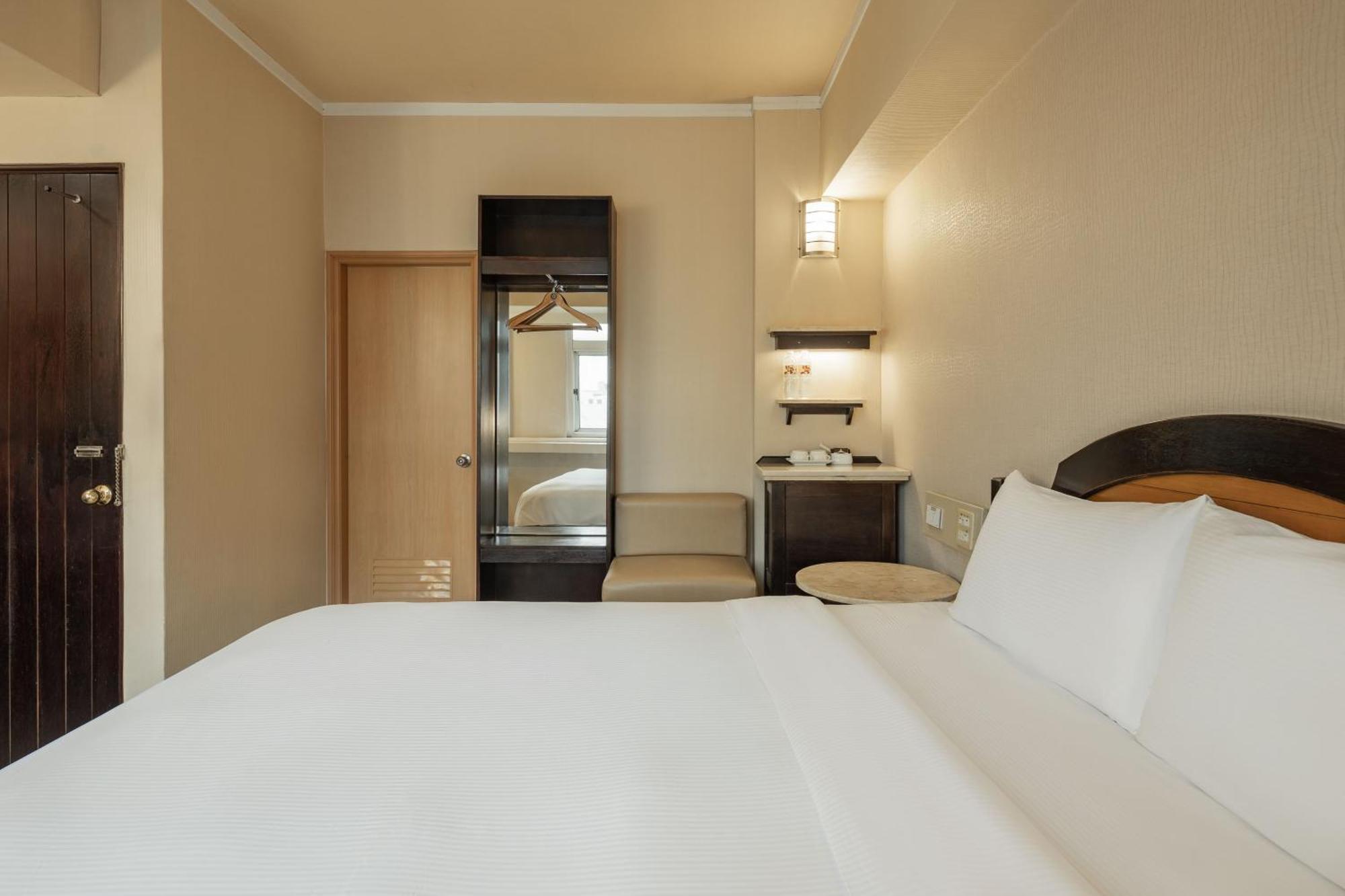 Kindness Hotel Weiwuying Kaohsiung Zimmer foto